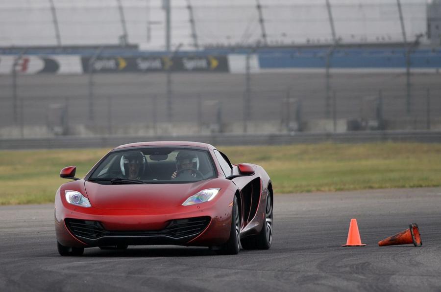  McLaren MP4-12C Spyder 2012 года  (фото 140 из 270)
